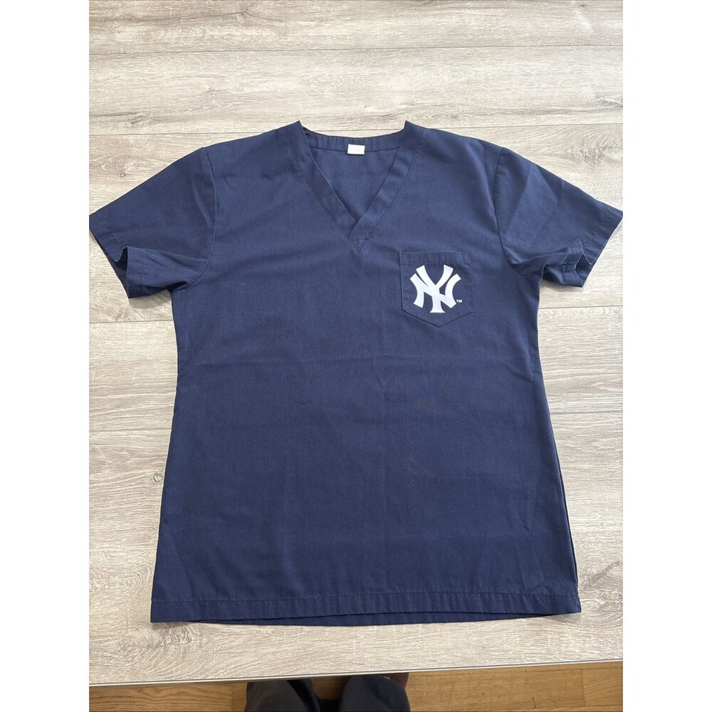 Success Promotions  MLB NY Yankees Short Sleeve V-Neck Pocket Scrub Unisex M